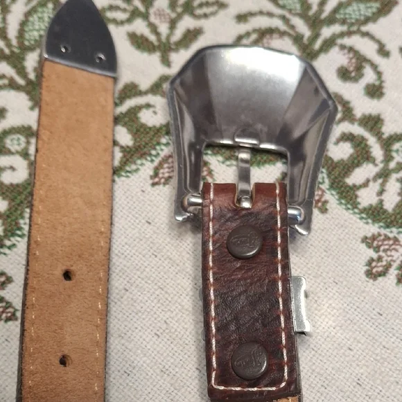 Elegant Brown Leather Belt with Silver Buckle - Picture 13 of 16
